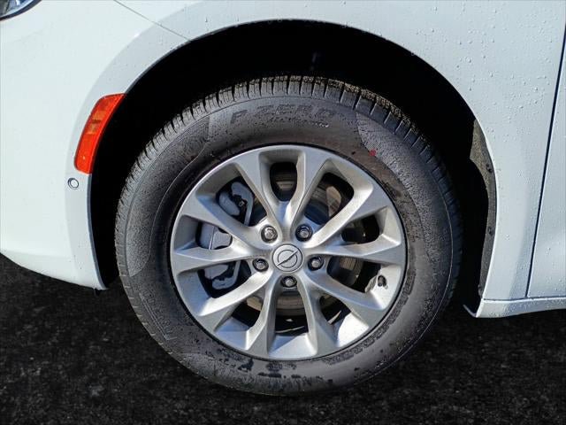 New 2026 Chrysler Pacifica Select image 31