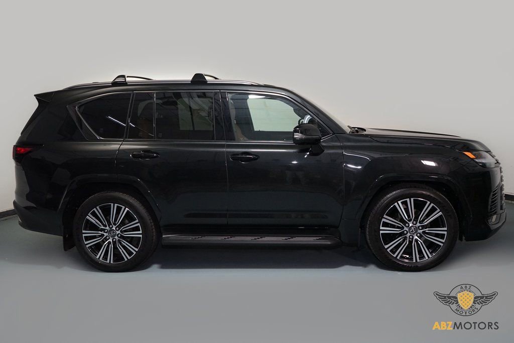 Used 2026 Lexus LX 600 4WD w/ Appearance Package image 4