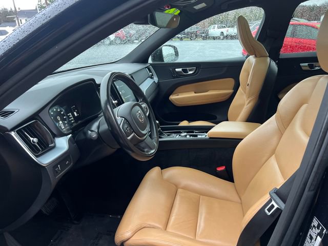 Used 2019 Volvo XC60 T6 Momentum w/ Premium Package image 17