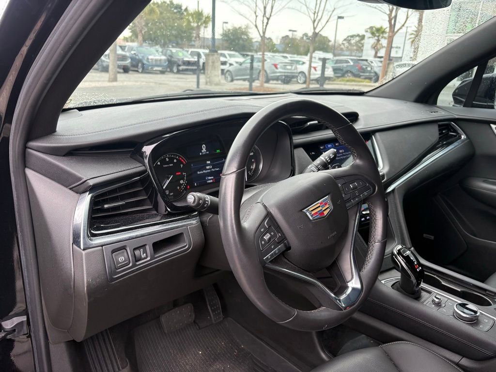 Used 2024 Cadillac XT6 Luxury image 10