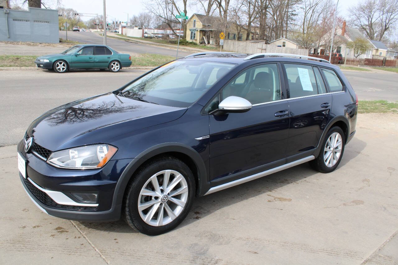 Used 2017 Volkswagen Golf Alltrack S AWD/4WD image 5