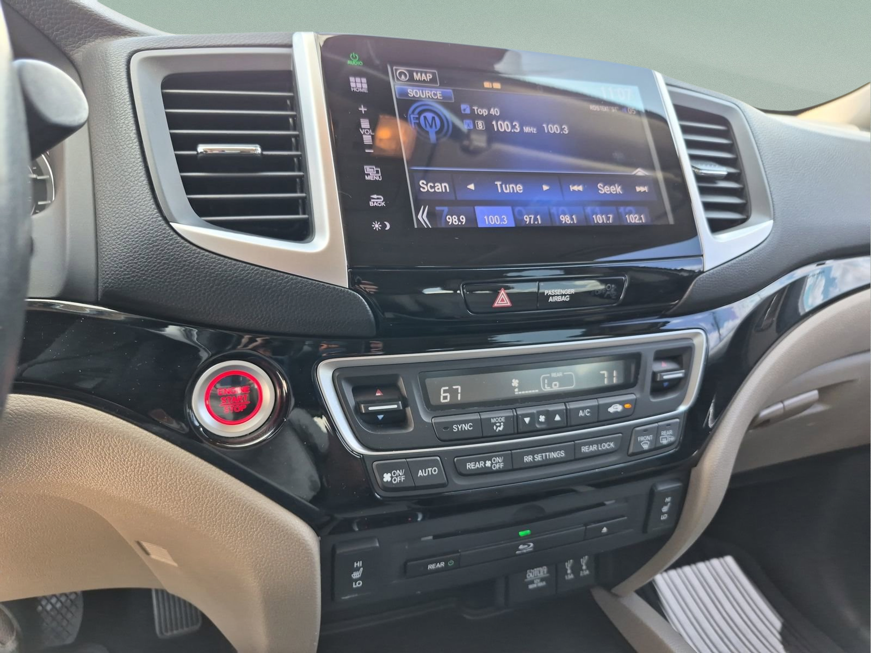 Used 2016 Honda Pilot Touring image 12