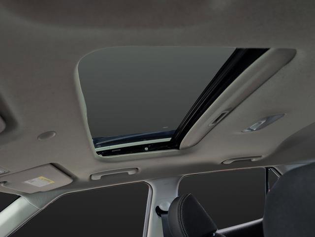 Certified 2023 Hyundai Venue SEL w/ Cargo Package image 7