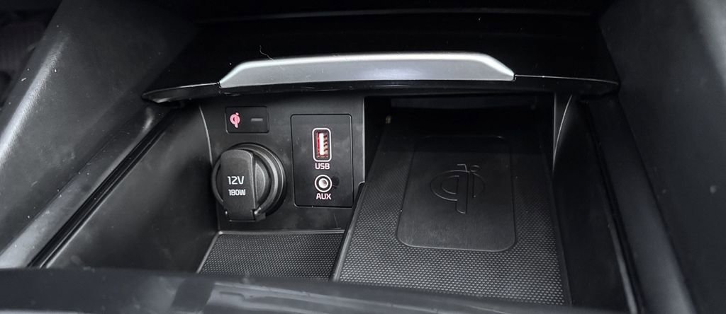 Used 2018 Kia Cadenza Technology image 24