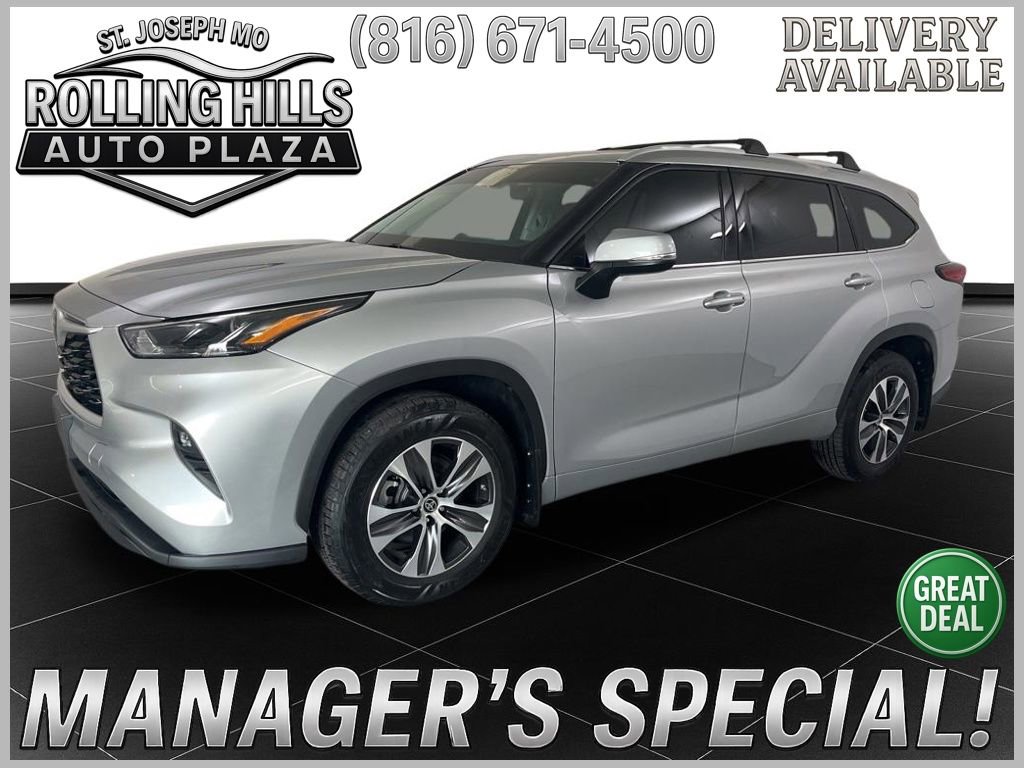Used 2022 Toyota Highlander XLE AWD/4WD image 1