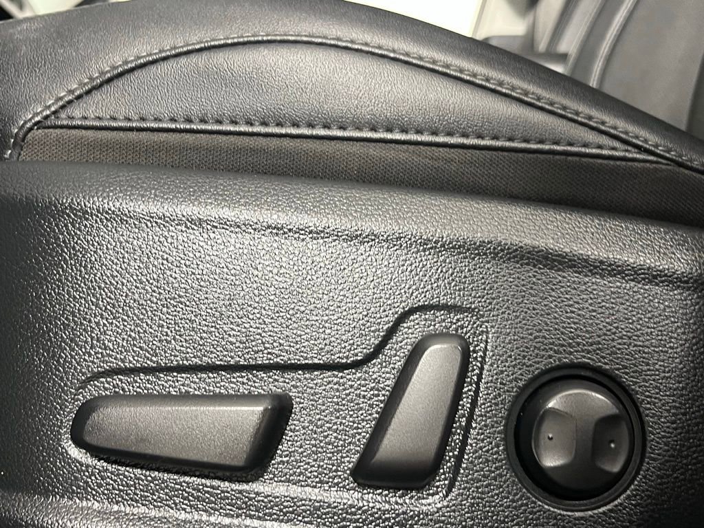 Used 2025 Kia Seltos EX image 27