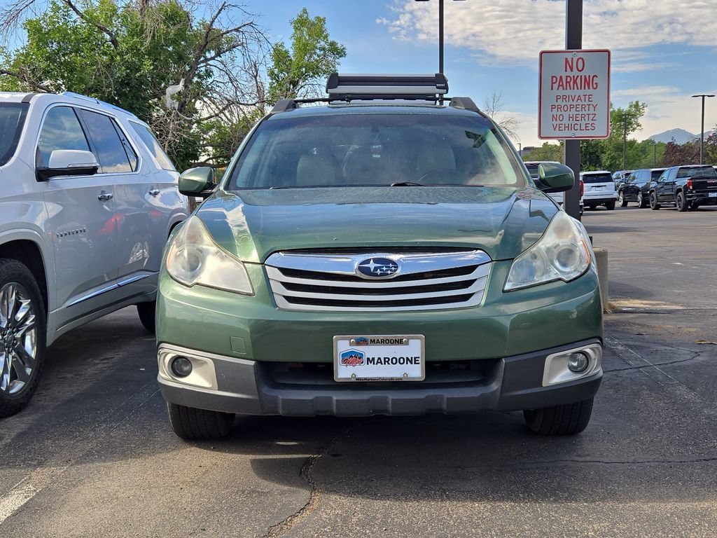 Used 2010 Subaru Outback 2.5i Premium AWD/4WD image 2