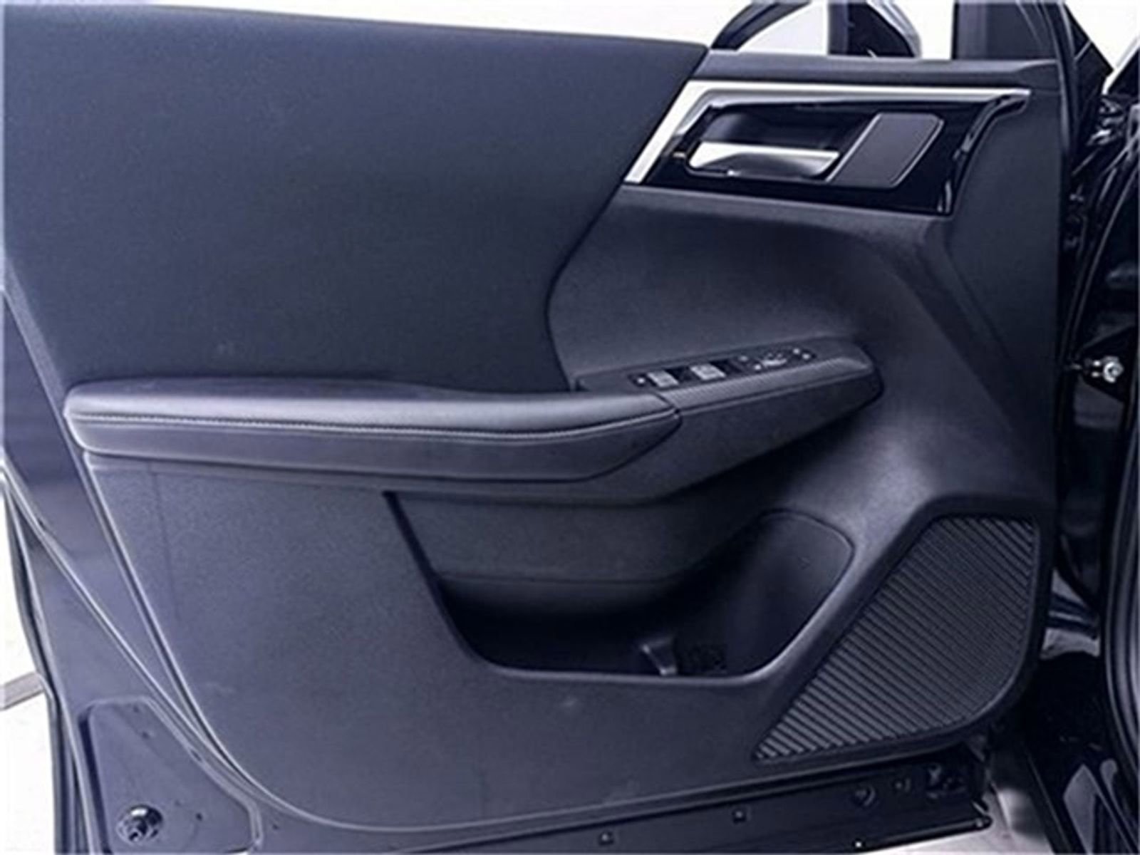 New 2025 Mitsubishi Outlander ES image 14