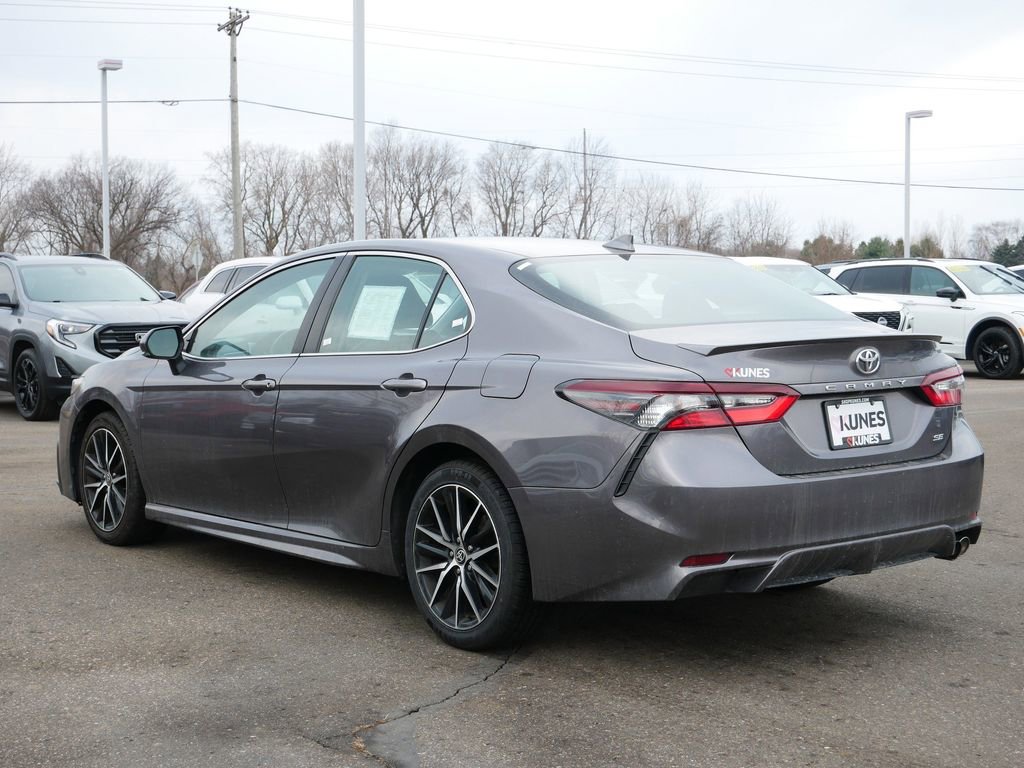 Used 2023 Toyota Camry SE image 5