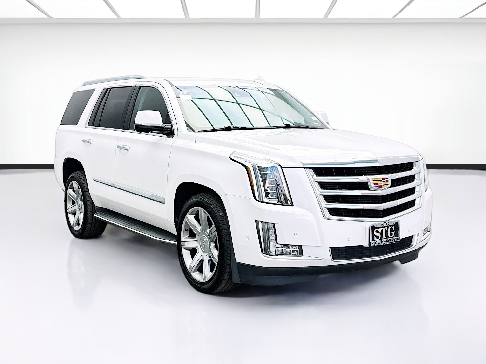 Used 2020 Cadillac Escalade Premium Luxury AWD/4WD image 3