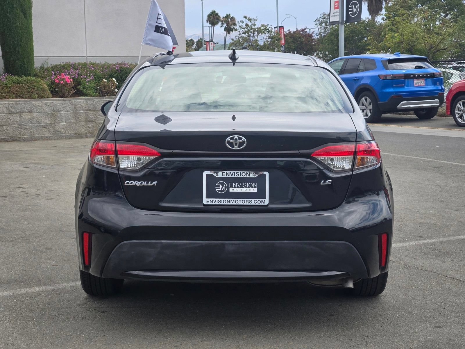 Used 2020 Toyota Corolla LE w/ Carpet Mat Package (TMS) FWD image 6