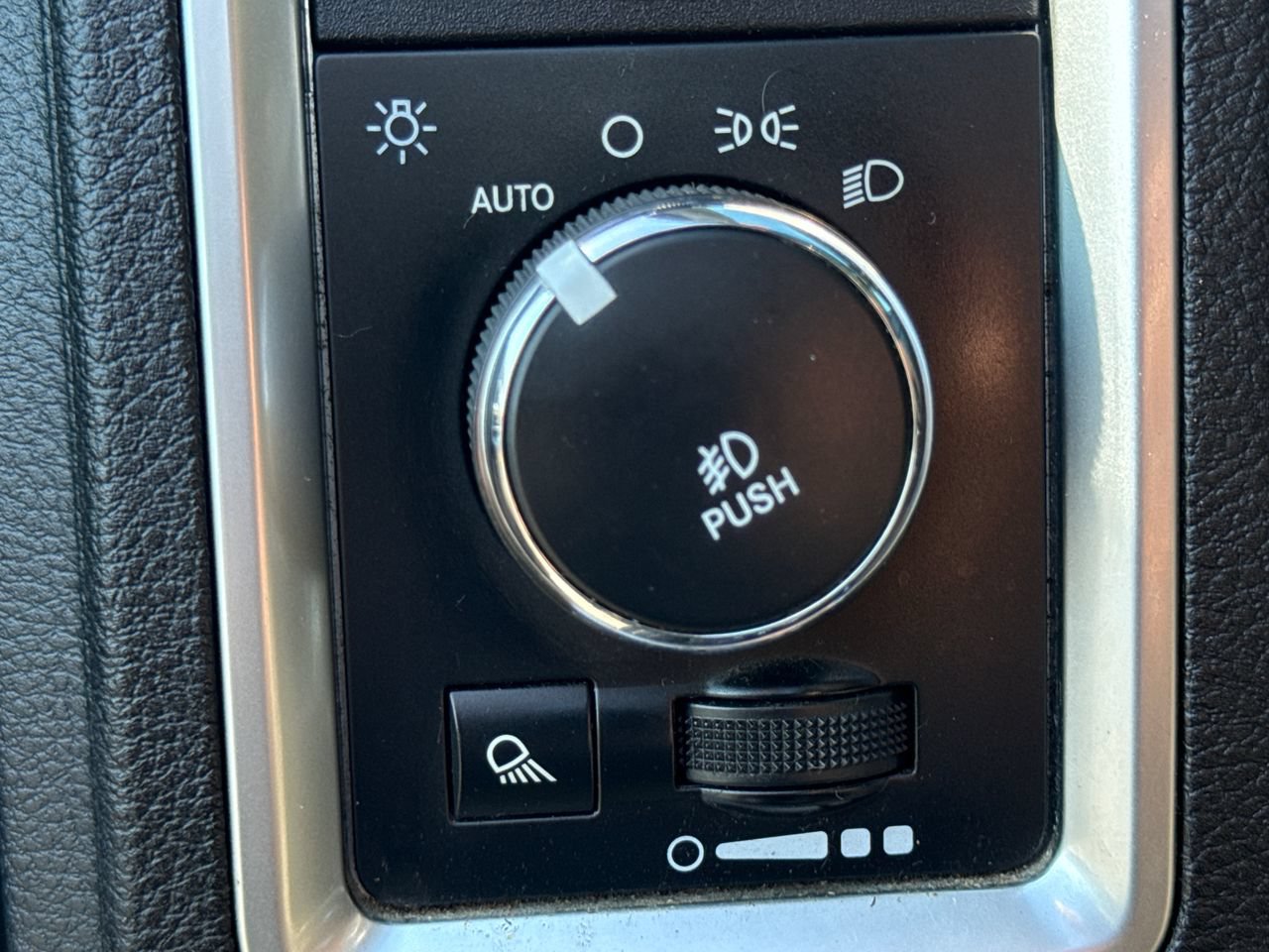 Used 2014 RAM 1500 Outdoorsman AWD/4WD image 16