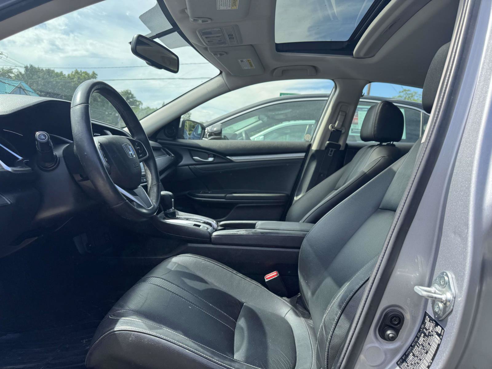 Used 2018 Honda Civic EX-L image 11