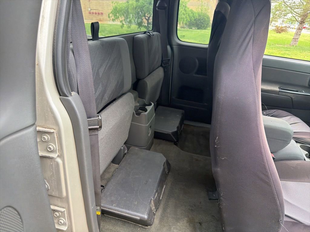 Used 2004 Chevrolet Colorado LS w/ Power Convenience Package image 8