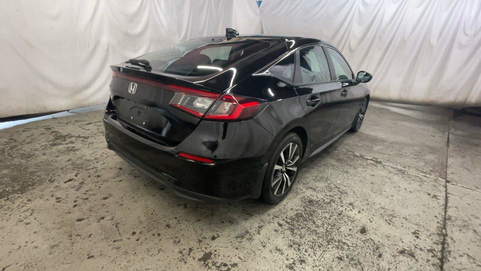 Certified 2024 Honda Civic EX-L image 6
