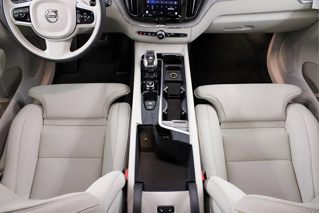 New 2025 Volvo XC60 T8 Ultra w/ Protection Package Premier image 18
