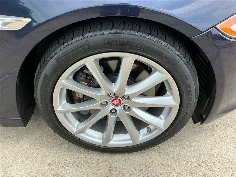 Used 2014 Jaguar XJ AWD image 25