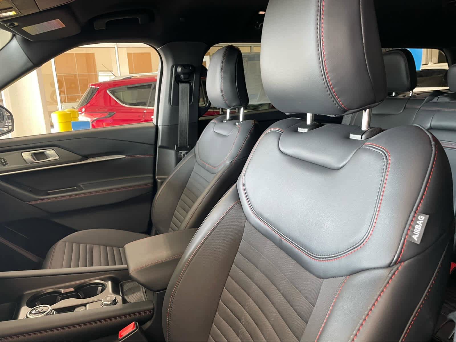 New 2026 Ford Explorer ST-Line w/ ST-Line Street Pack image 18