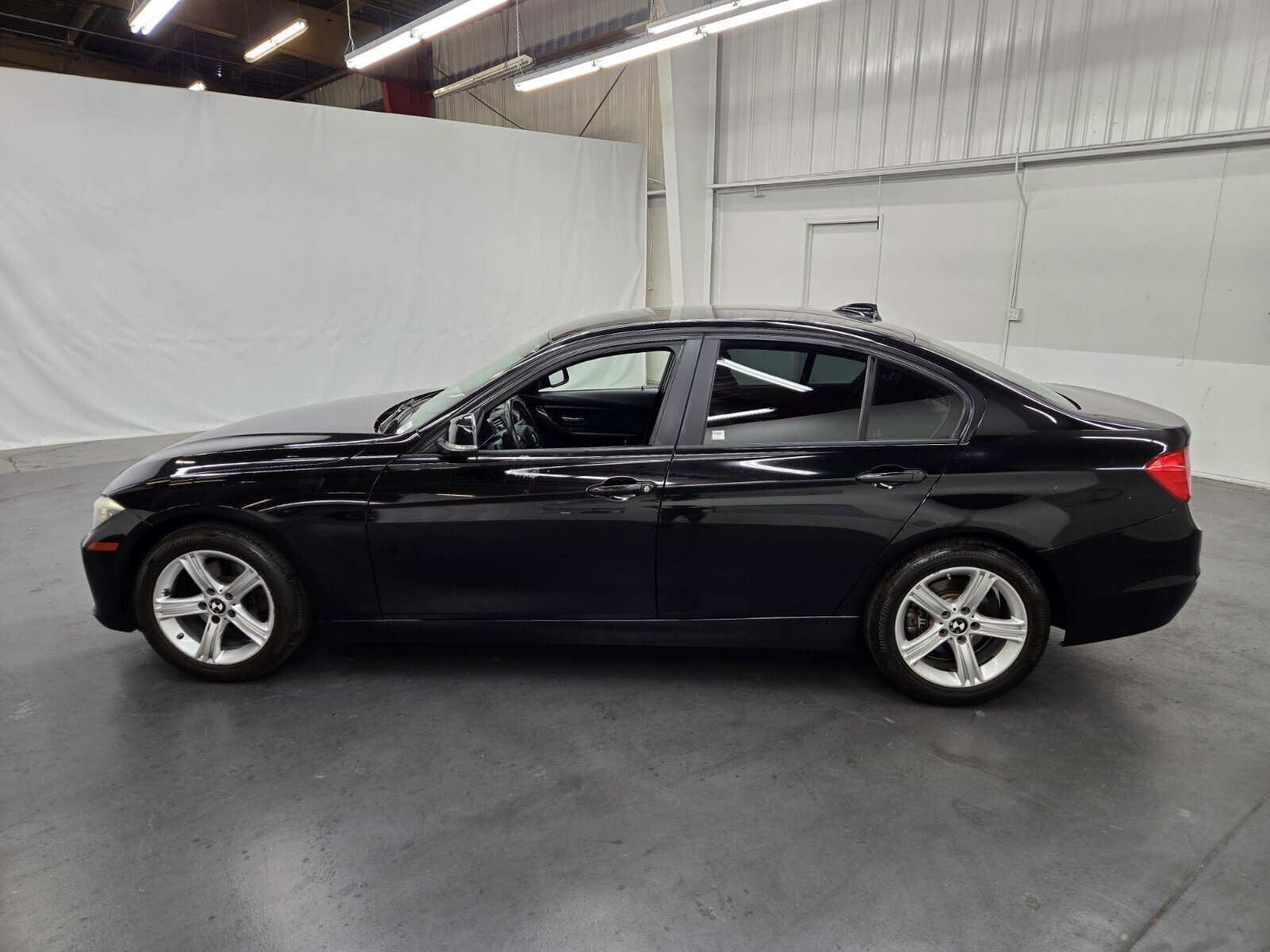 Used 2015 BMW 320i xDrive Sedan image 2