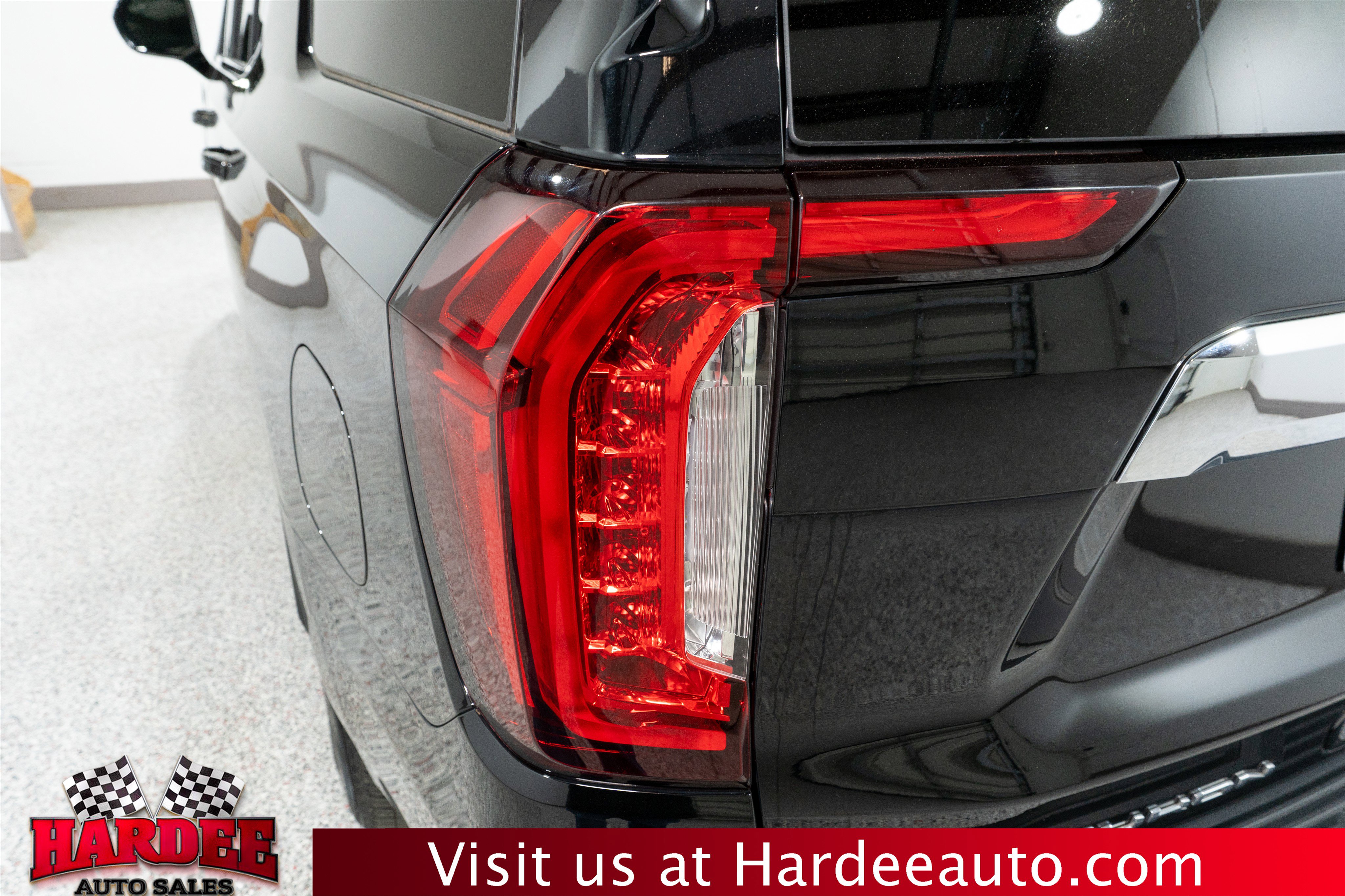 Used 2023 GMC Yukon SLE w/ Gmc Pro Safety Plus Package image 9