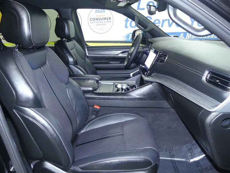 Used 2024 Jeep Wagoneer Series II image 9