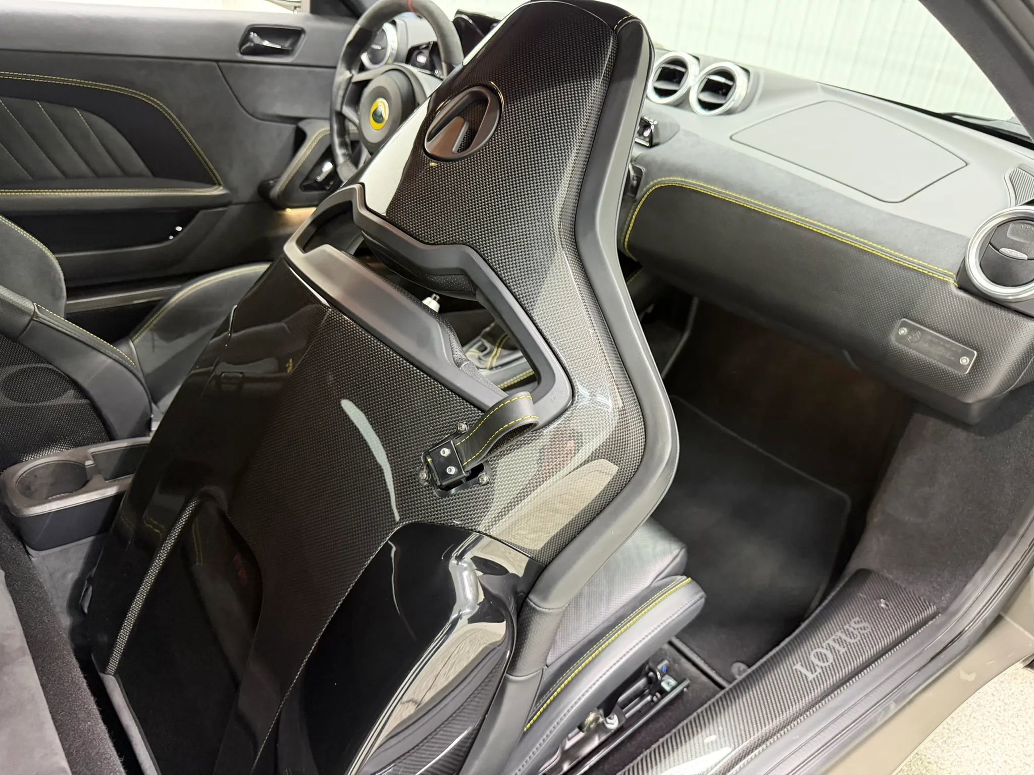 Used 2021 Lotus Evora RWD image 28