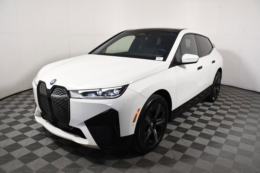Used 2023 BMW iX xDrive50 w/ Sport Package AWD/4WD image 1