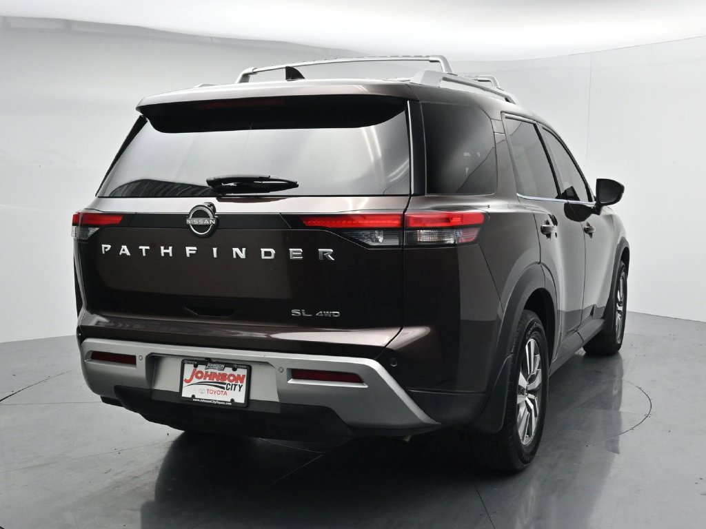 Used 2022 Nissan Pathfinder SL AWD/4WD image 6