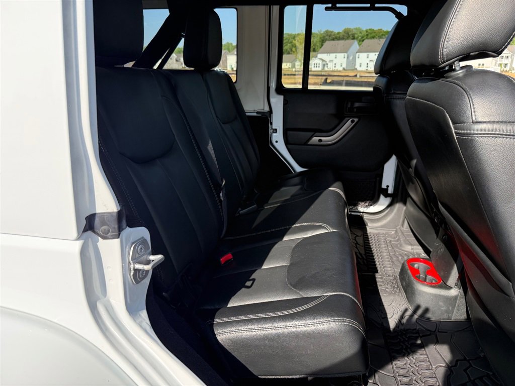 Used 2018 Jeep Wrangler Unlimited Sahara image 22