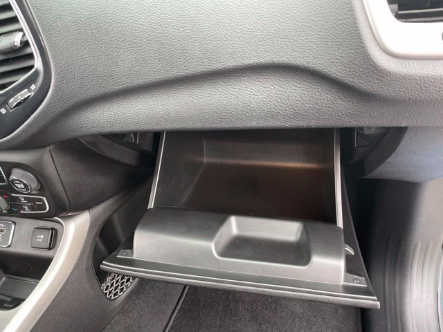 Used 2020 Jeep Compass Latitude FWD image 46