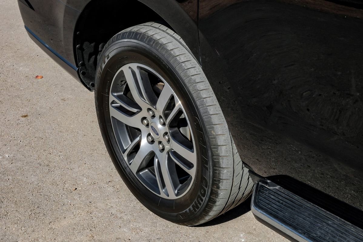 Used 2022 Ford Expedition Max Limited image 59