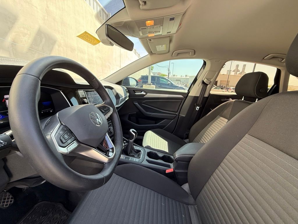 Used 2024 Volkswagen Jetta S image 5