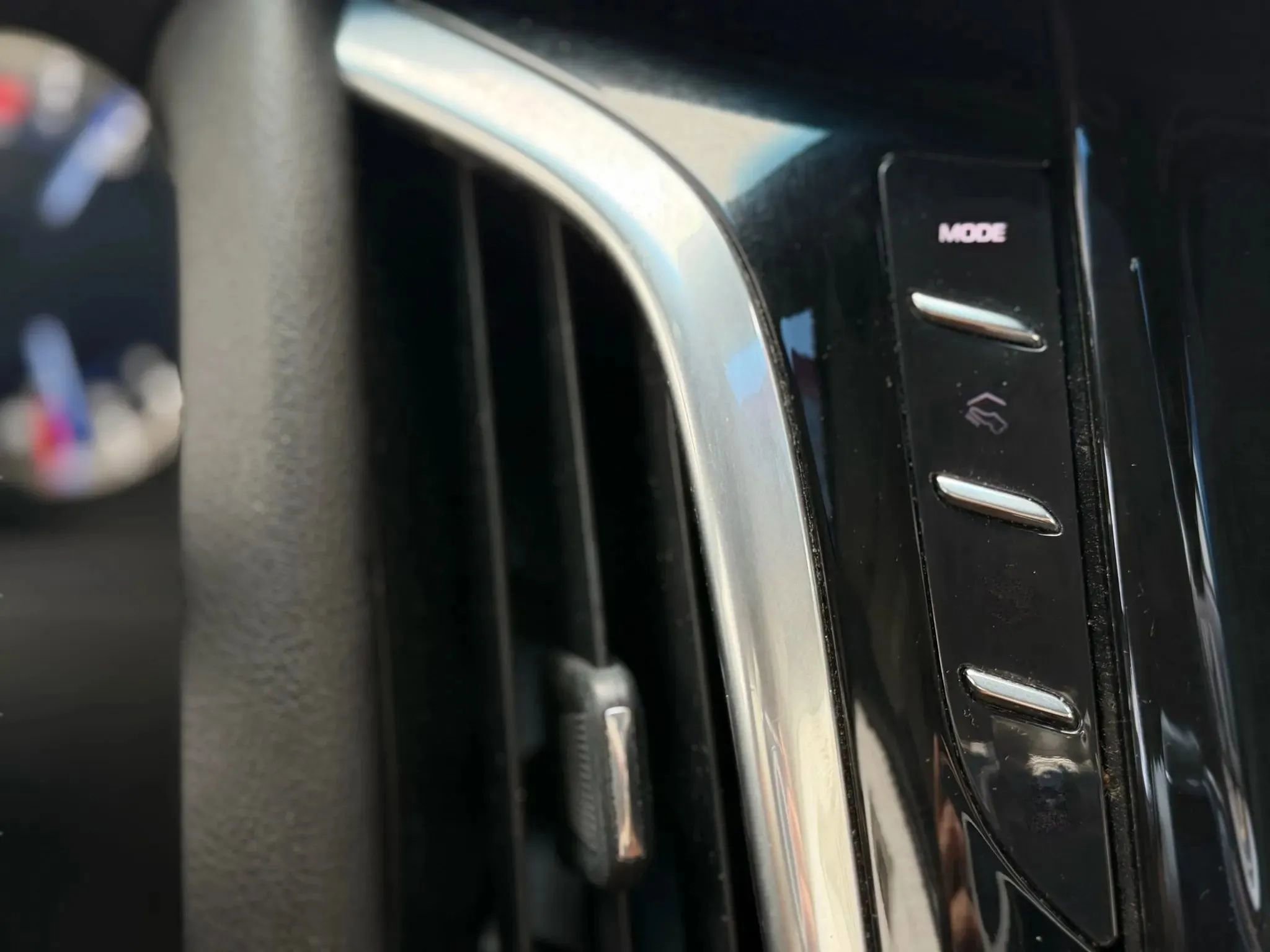 Used 2018 Cadillac Escalade Luxury image 33