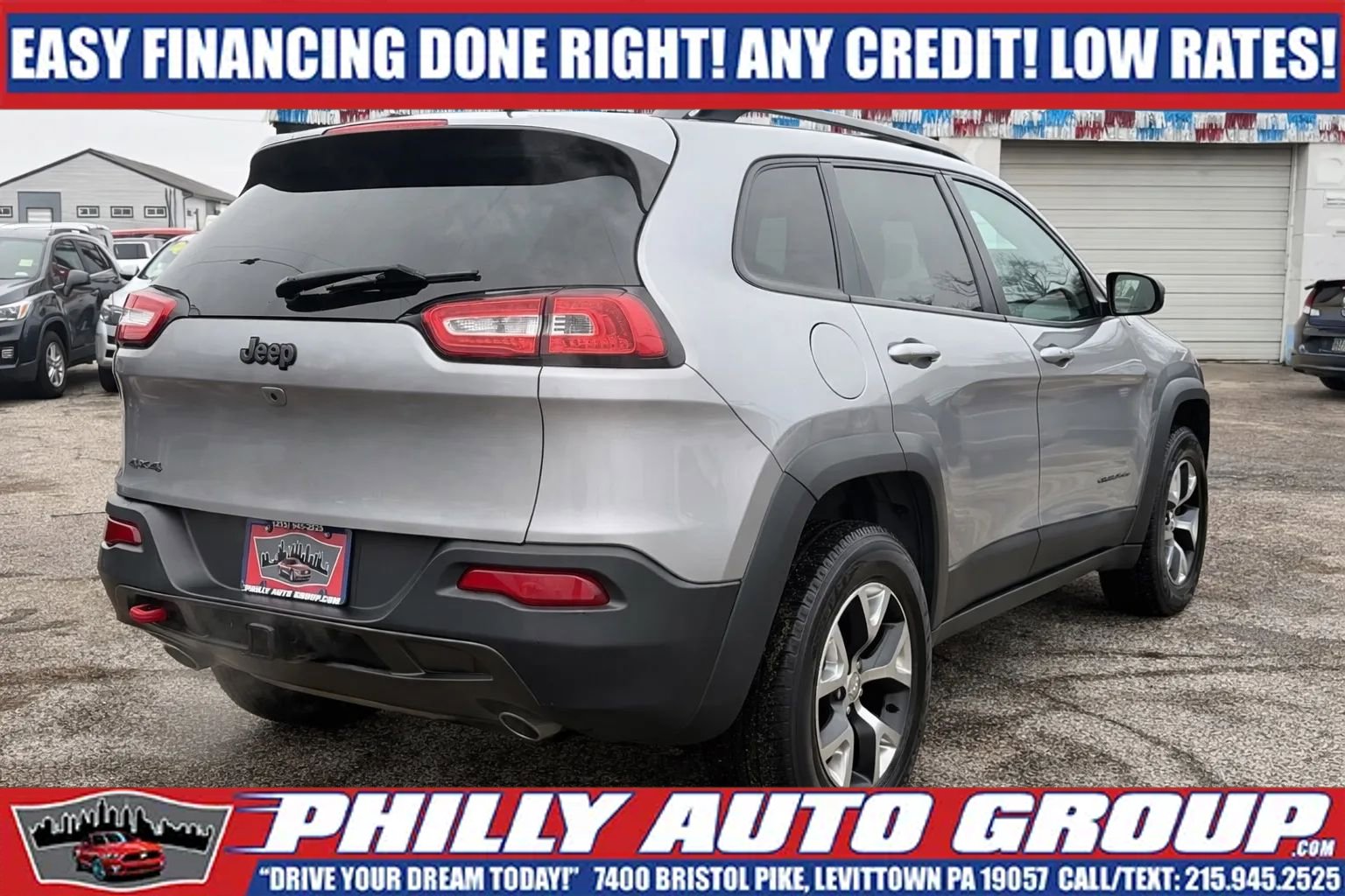Used 2016 Jeep Cherokee Trailhawk w/ Comfort & Convenience Group AWD/4WD image 8