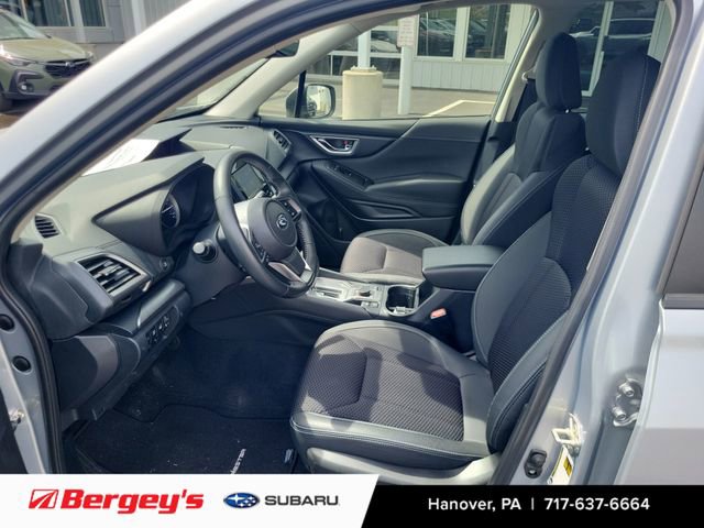 Used 2022 Subaru Forester Premium image 8