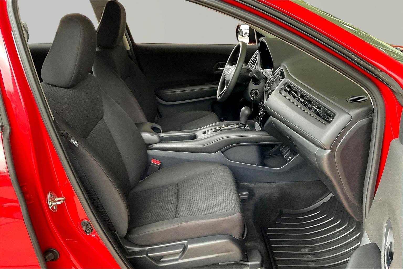 Used 2018 Honda HR-V LX image 28