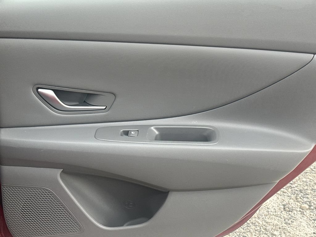 Used 2025 Hyundai Elantra SEL FWD image 16