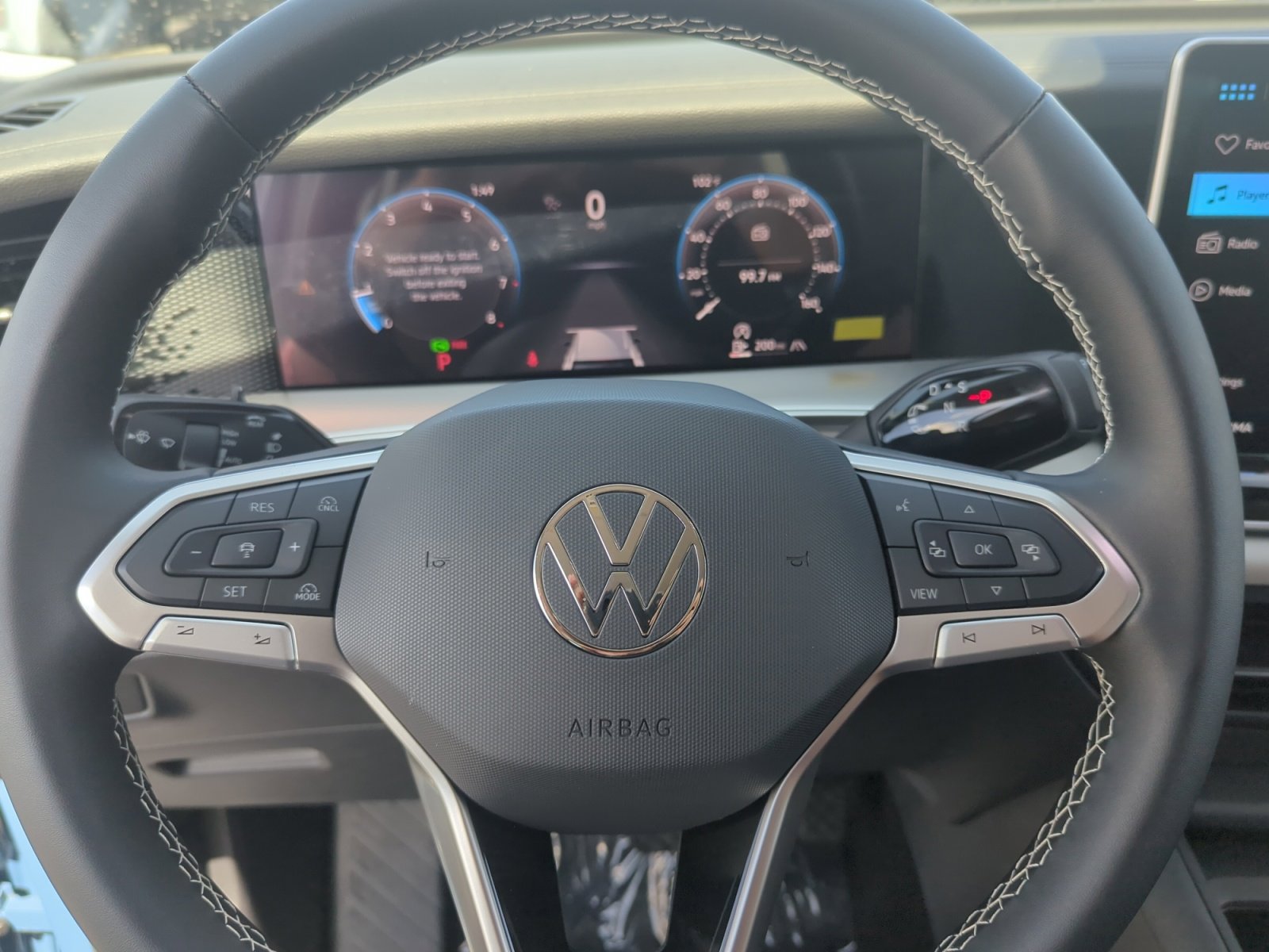 New 2025 Volkswagen Tiguan SE image 9