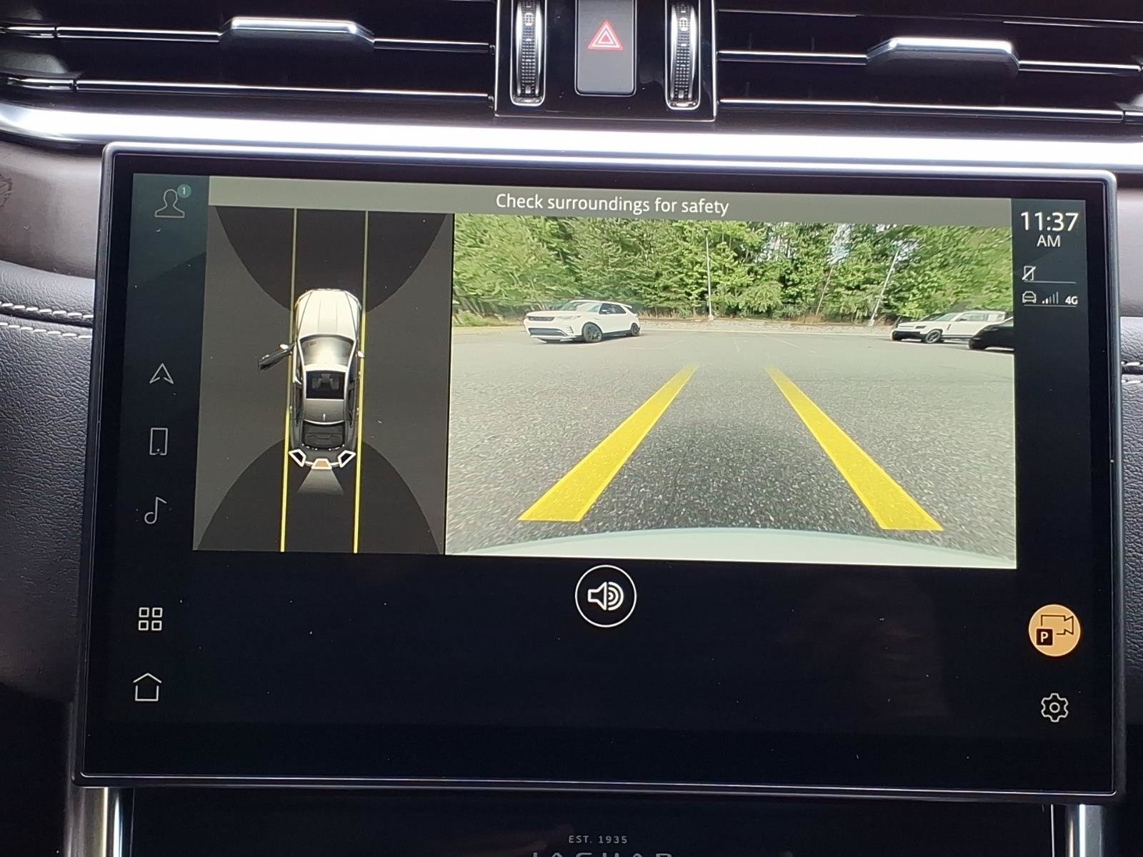 Certified 2022 Jaguar XF R-Dynamic SE AWD/4WD image 14