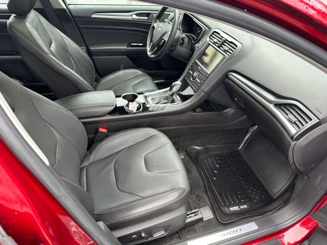 Used 2016 Ford Fusion Energi Titanium w/ Driver Assist Package image 11