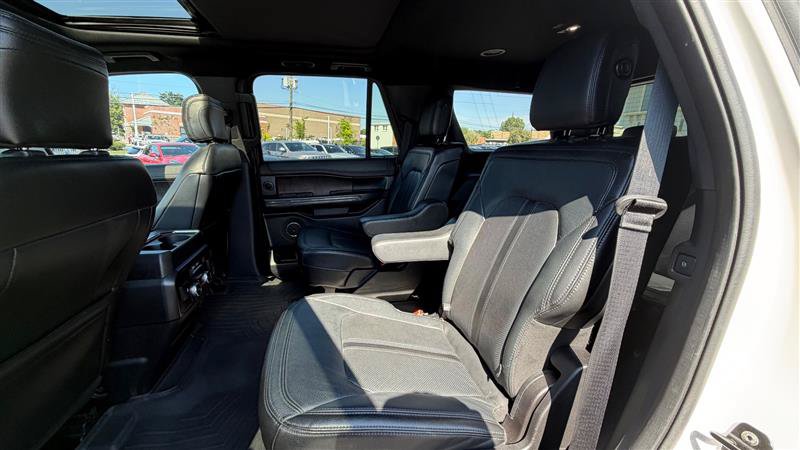 Used 2019 Ford Expedition Limited w/ Special Edition Package AWD/4WD image 32