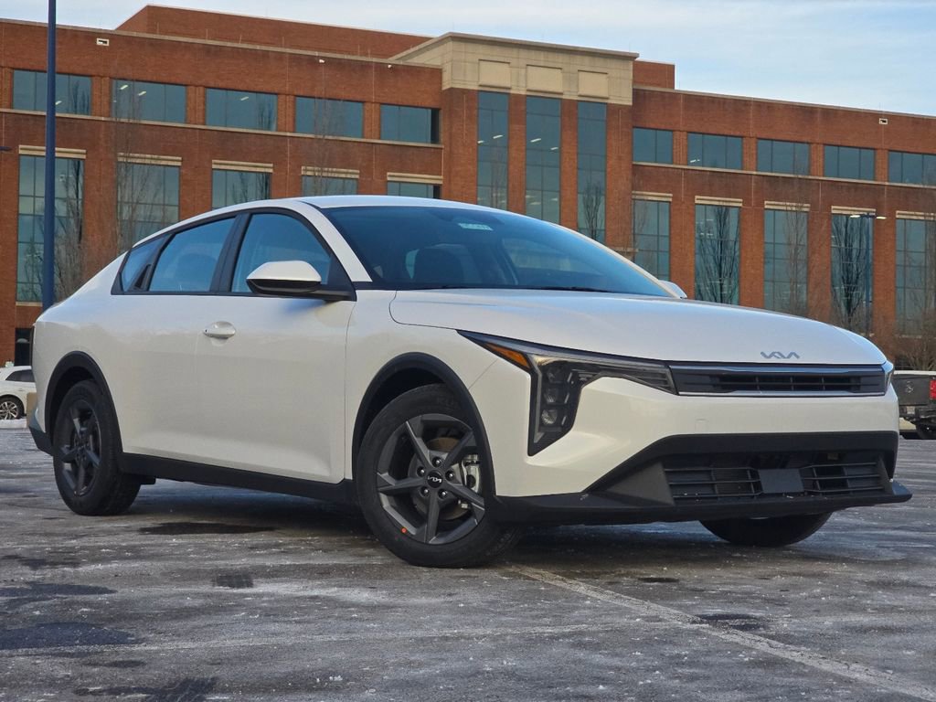 New 2025 Kia K4 LXS