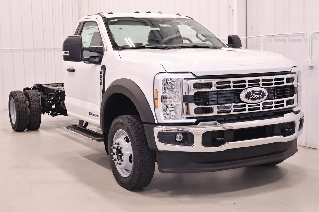 New 2026 Ford F550 4x4 Regular Cab Super Duty image 3