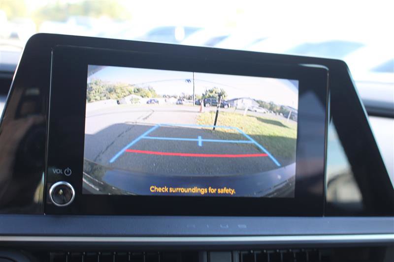 Used 2024 Toyota Prius LE image 17