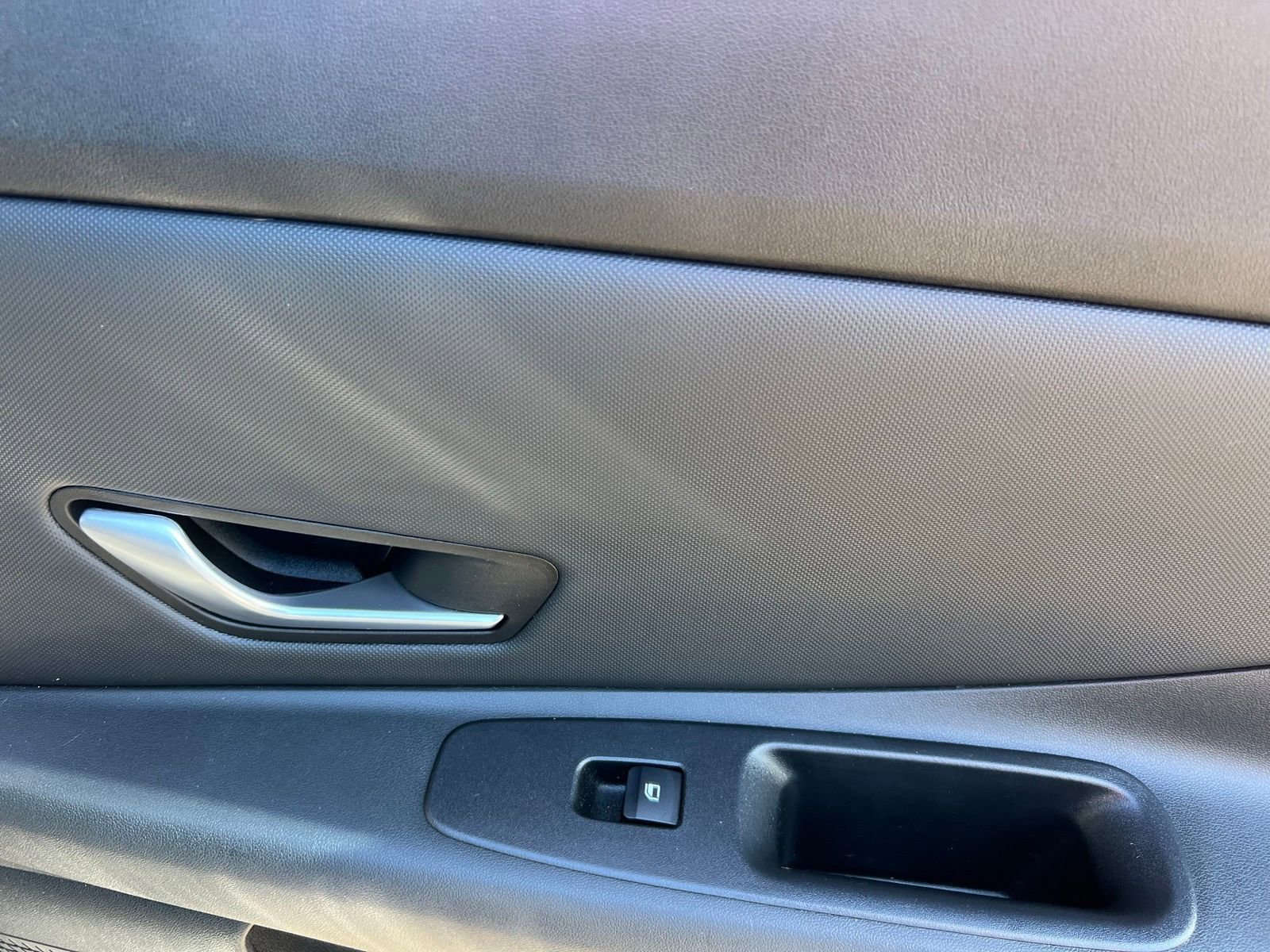 Used 2023 Hyundai Elantra Limited image 49