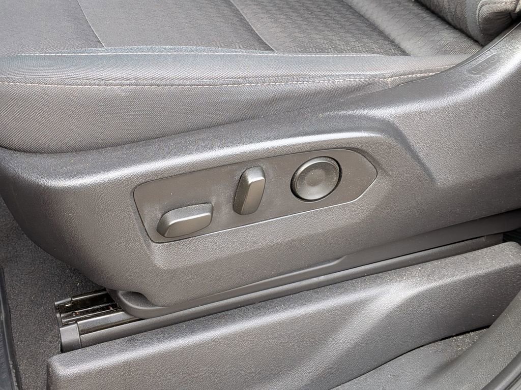 Used 2023 Chevrolet Silverado 1500 Custom image 16