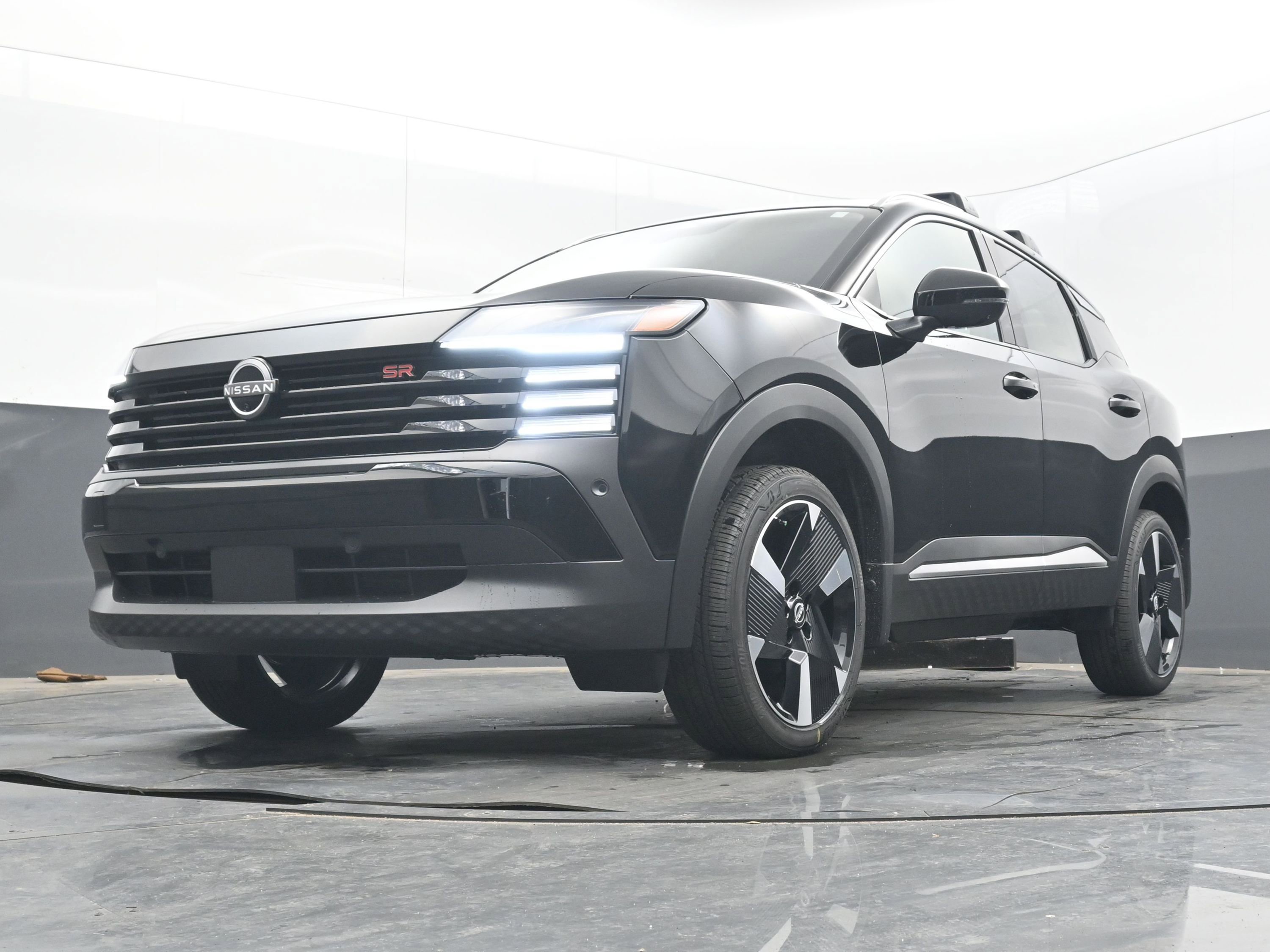 New 2026 Nissan Kicks SR w/ Cold Weather Package image 23