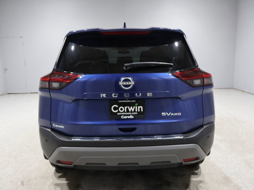 Used 2022 Nissan Rogue SV image 3