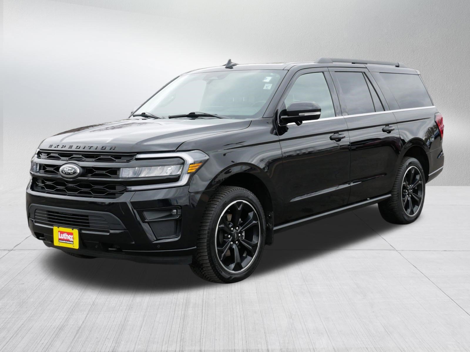 Used 2022 Ford Expedition Max Limited image 3