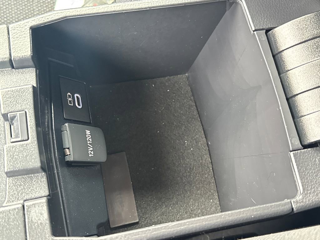 Used 2024 Toyota Corolla Cross SE w/ Moonroof Package image 29